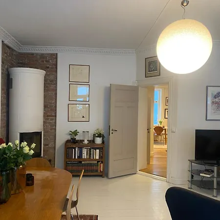 Apartmán Lovely Two Bedroom Flat In Central