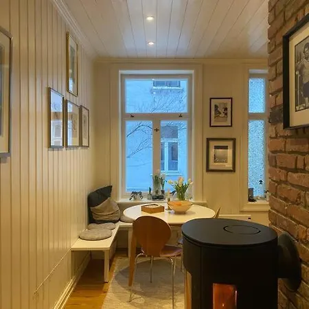 Lovely Two Bedroom Flat In Central Apartament